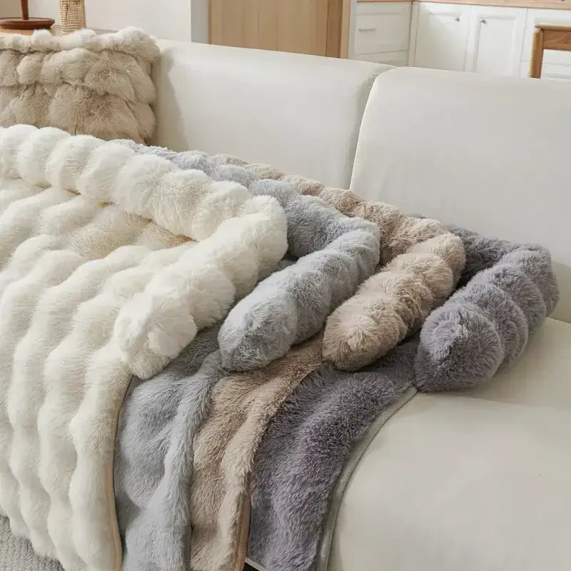 Luxury Faux Rabbit Fur Pet Bed | Ultra Soft Calming Mat for Dogs & Cats